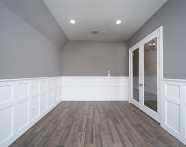 8703 Azalea Crossing Ct - Photo Thumbnail 9