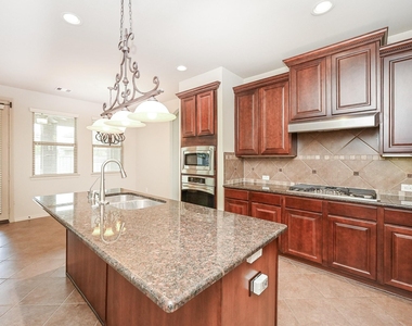 19 Sandwell Place - Photo Thumbnail 3