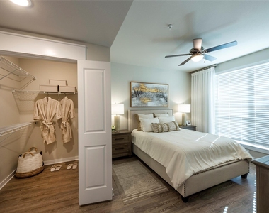 15915 Kingfield Drive - Photo Thumbnail 4