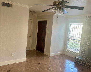 11685 Alief Clodine Road - Photo Thumbnail 3