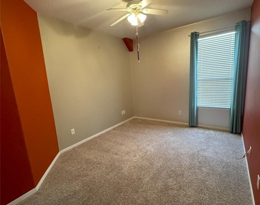 18022 Oak Orchard Lane - Photo Thumbnail 7
