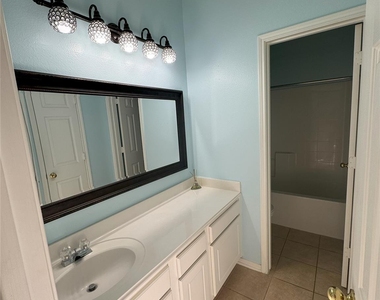 18022 Oak Orchard Lane - Photo Thumbnail 6