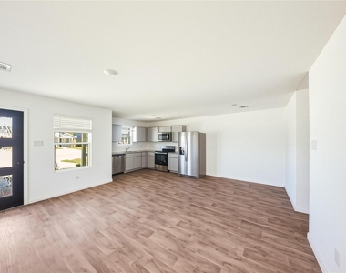 16802 N Marie Village Dr - Photo Thumbnail 6
