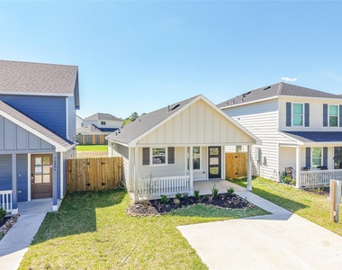 16802 N Marie Village Dr - Photo Thumbnail 2
