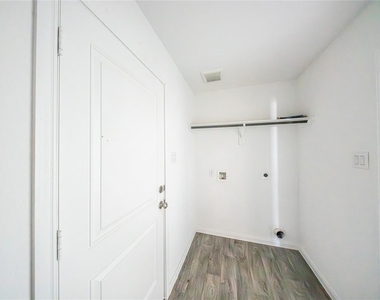 16802 N Marie Village Dr - Photo Thumbnail 16