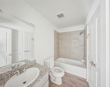 16802 N Marie Village Dr - Photo Thumbnail 15