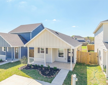 16802 N Marie Village Dr - Photo Thumbnail 1