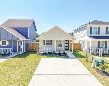 16802 N Marie Village Dr - Photo Thumbnail 3