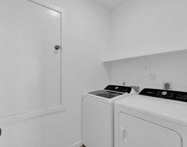 319 Bismuth Drive - Photo Thumbnail 7