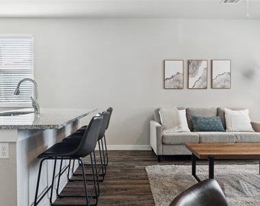 520-1102b Powell Drive - Photo Thumbnail 8