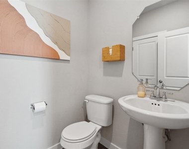 520-1102b Powell Drive - Photo Thumbnail 18