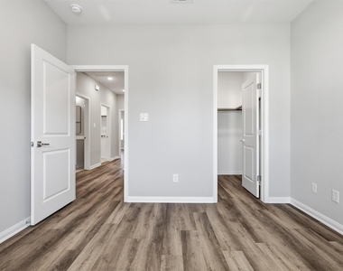 9906 Clark Canyon Lane - Photo Thumbnail 29