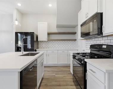 9906 Clark Canyon Lane - Photo Thumbnail 3