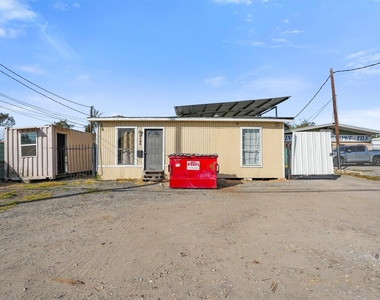2125 Aldine Bender Road - Photo Thumbnail 3