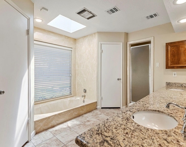 3218 Freshmeadows Drive - Photo Thumbnail 24