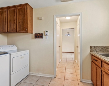 3218 Freshmeadows Drive - Photo Thumbnail 7