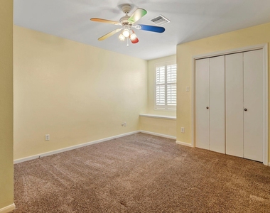 3218 Freshmeadows Drive - Photo Thumbnail 12