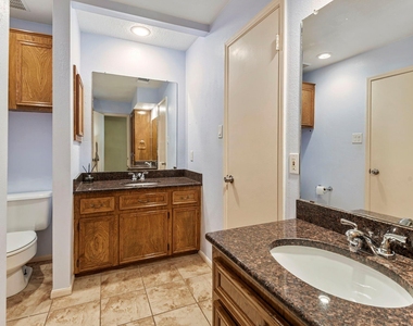 3218 Freshmeadows Drive - Photo Thumbnail 11