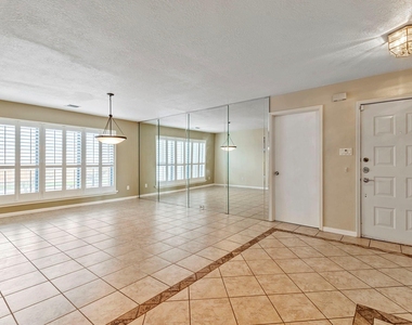 3218 Freshmeadows Drive - Photo Thumbnail 9