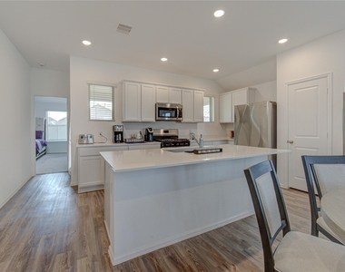 2904 Cordova Hill Drive - Photo Thumbnail 14
