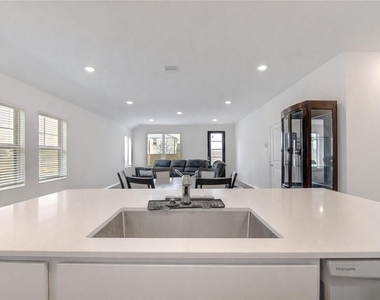 2904 Cordova Hill Drive - Photo Thumbnail 24