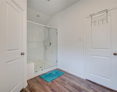 2904 Cordova Hill Drive - Photo Thumbnail 25
