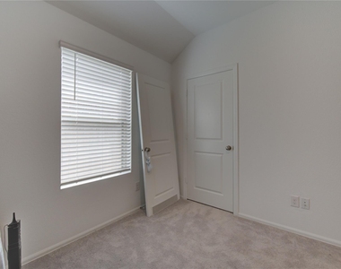 2904 Cordova Hill Drive - Photo Thumbnail 16