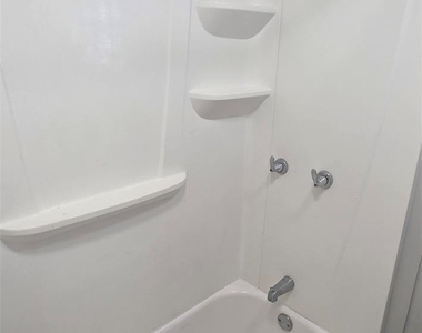 712 40th Street - Photo Thumbnail 10
