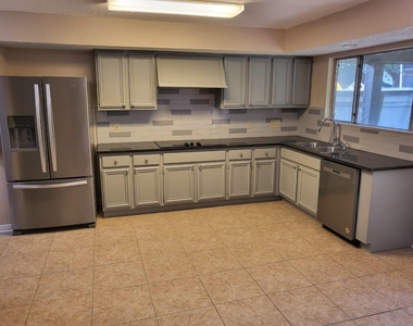 14810 Rancho Vista Drive - Photo Thumbnail 16