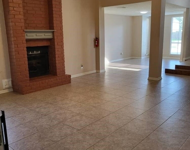 14810 Rancho Vista Drive - Photo Thumbnail 10