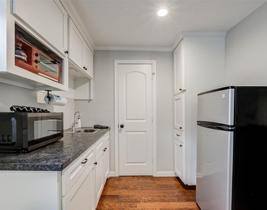 921 Kern Street - Photo Thumbnail 16