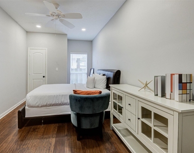 921 Kern Street - Photo Thumbnail 11