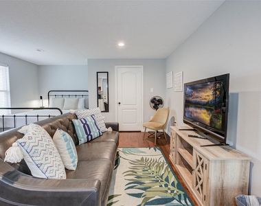 921 Kern Street - Photo Thumbnail 13