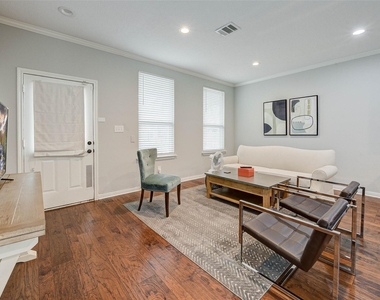 921 Kern Street - Photo Thumbnail 4
