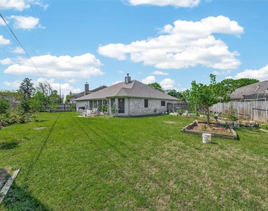 8203 Paddington Place Drive - Photo Thumbnail 26