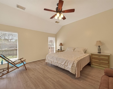 8203 Paddington Place Drive - Photo Thumbnail 20