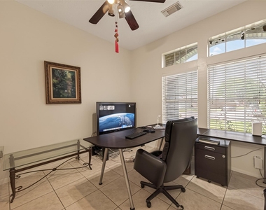 8203 Paddington Place Drive - Photo Thumbnail 17