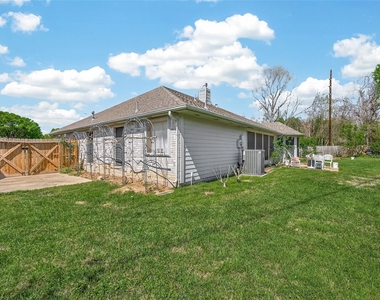 8203 Paddington Place Drive - Photo Thumbnail 25