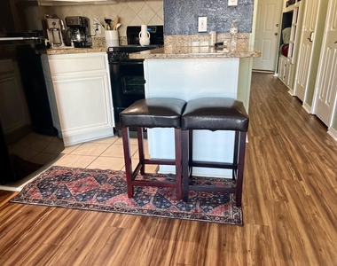 6102 Seawall Boulevard - Photo Thumbnail 3