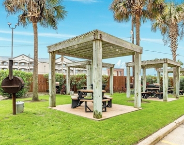 6102 Seawall Boulevard - Photo Thumbnail 7