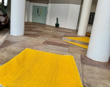 6102 Seawall Boulevard - Photo Thumbnail 9