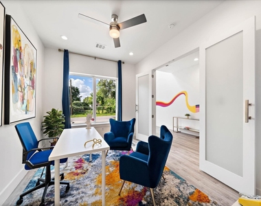 207 E 38th Street - Photo Thumbnail 1