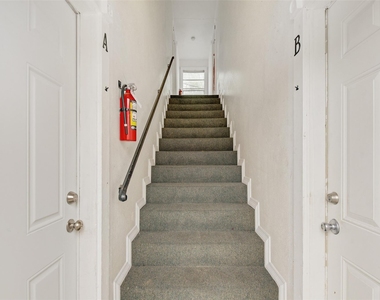 1512 Broadmoor Drive - Photo Thumbnail 11
