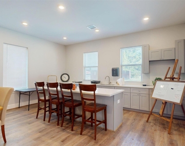 504 Nursery Rd - Photo Thumbnail 31