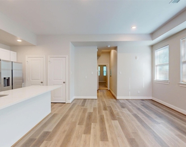 504 Nursery Rd - Photo Thumbnail 4