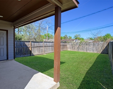 9306 Bean Street - Photo Thumbnail 2