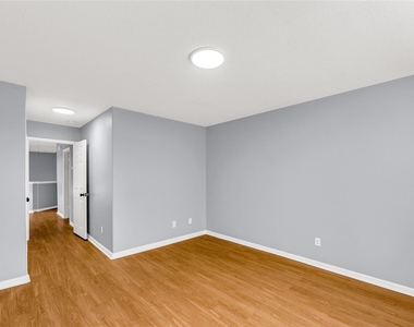 4640 Knoxville Street - Photo Thumbnail 15