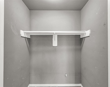 4640 Knoxville Street - Photo Thumbnail 8
