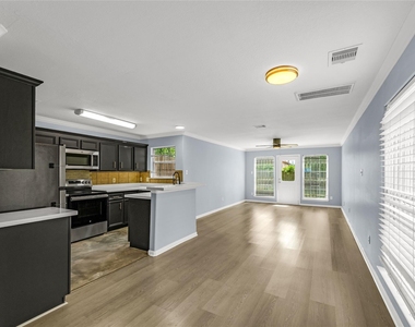 4640 Knoxville Street - Photo Thumbnail 1