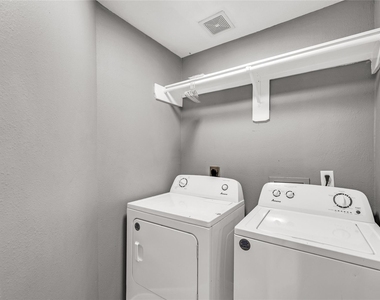 4640 Knoxville Street - Photo Thumbnail 21